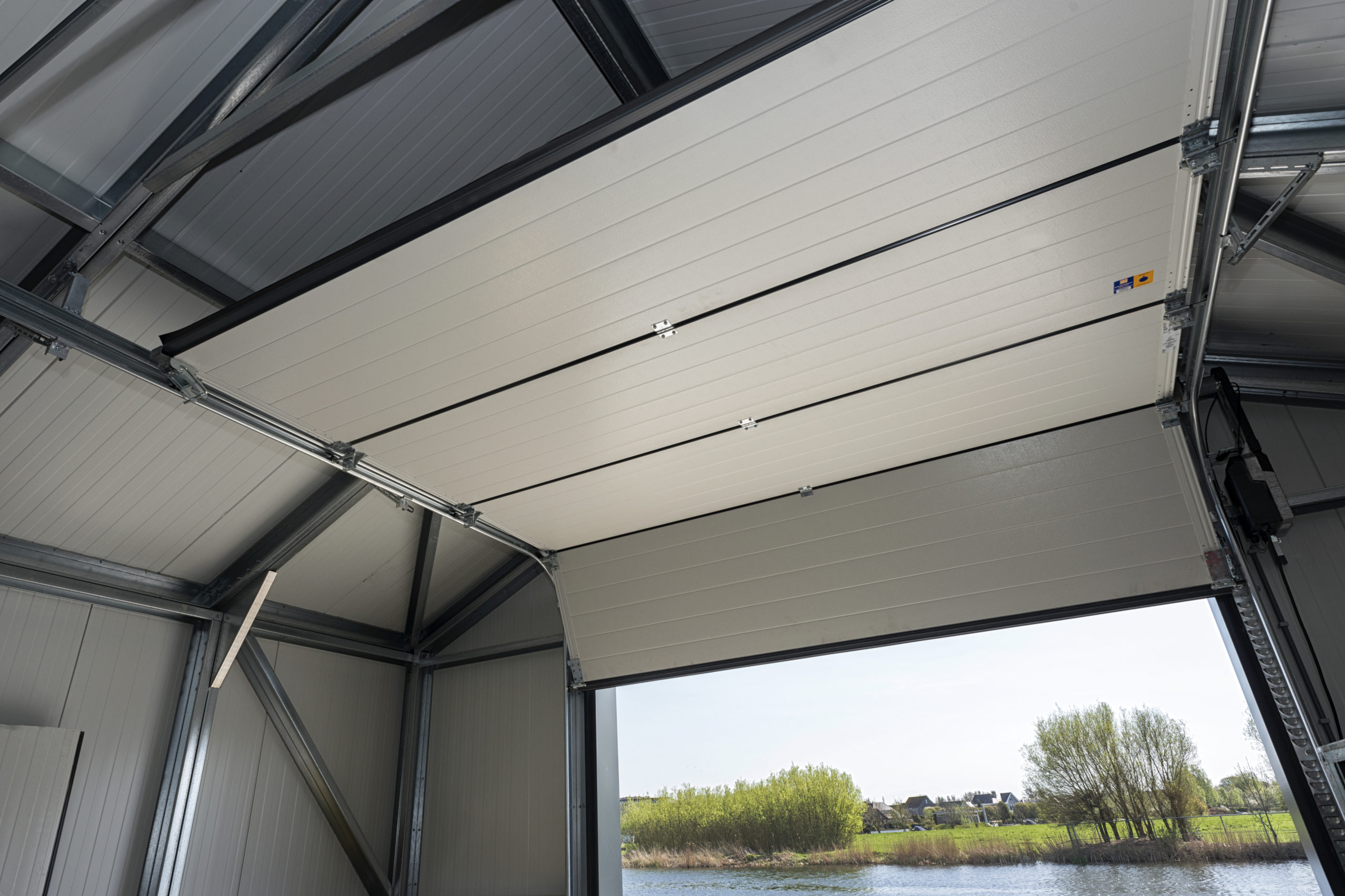 Finish Building loods binnen overheaddeur