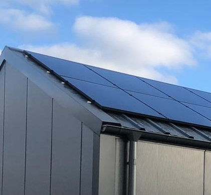 zonnepanelen loods geschakelde panelen finish building