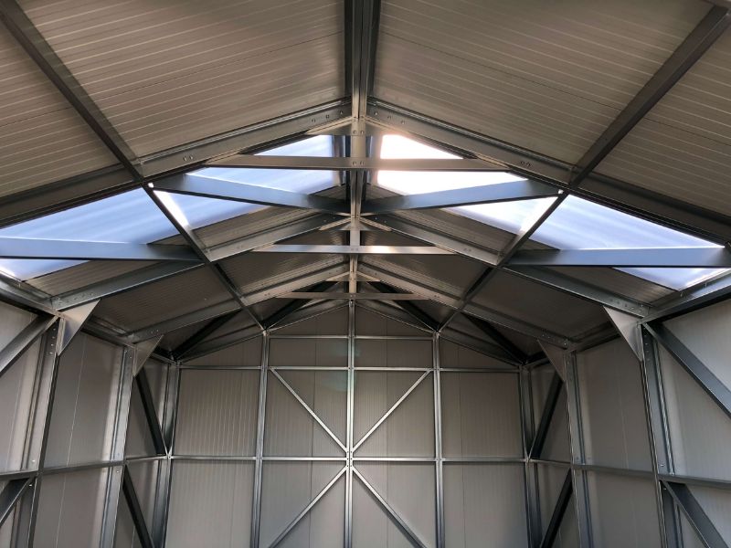 Binnenzijde van een geïsoleerde prefab garage